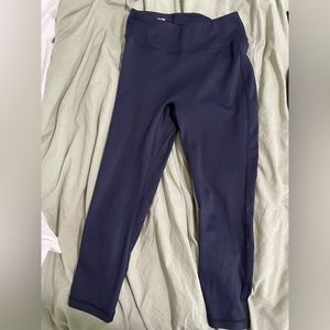 Uniqlo navy blue cropped workout leggings